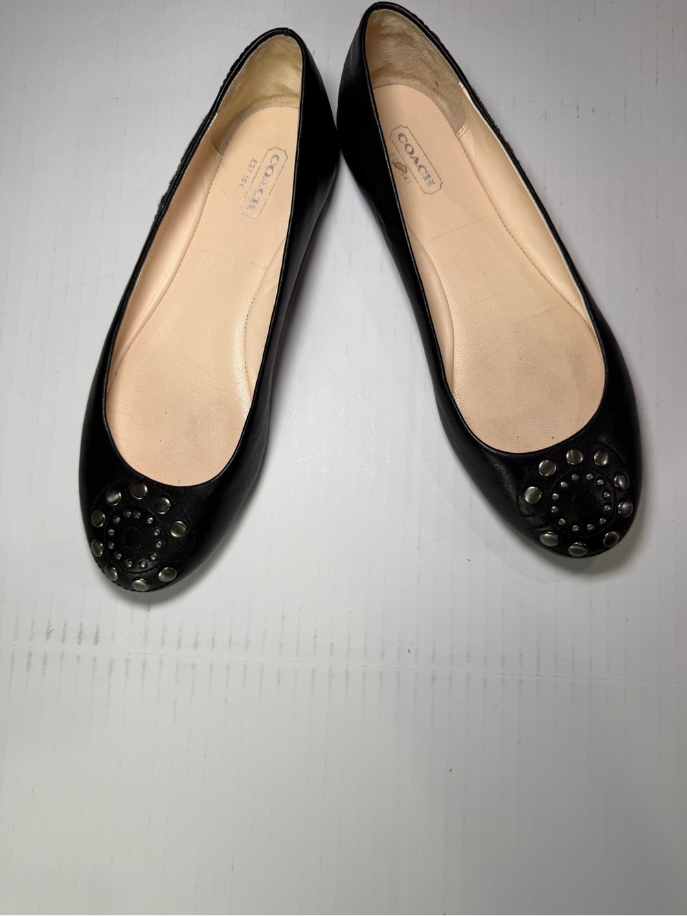 Coach Black Leather Studded Round-Toe Flats measure size 7